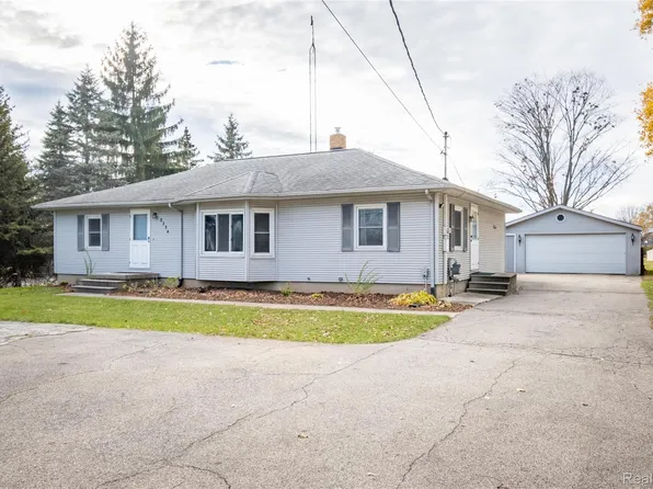 8354 Fenton Rd, Grand Blanc, MI 48439