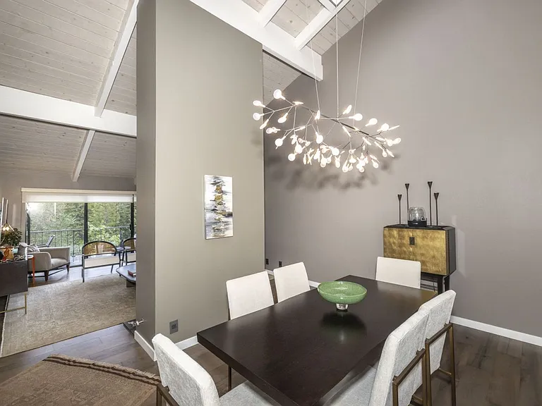176 Sand Hill Cir — Photo 2