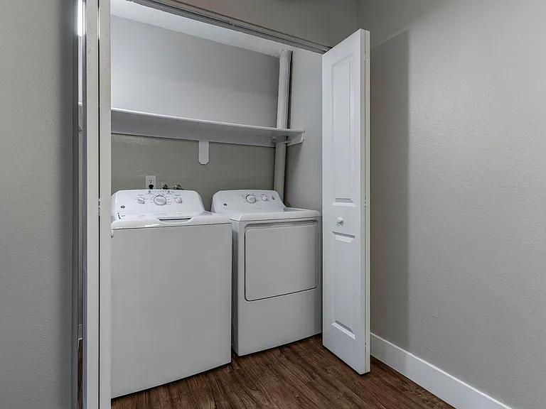 Portofino Apartments — Photo 23