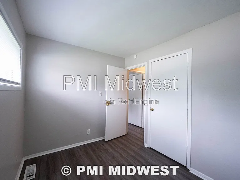 4939 Katherine Dr — Photo 23
