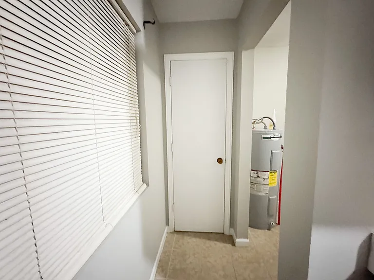 516 Goldensand Ln — Photo 14