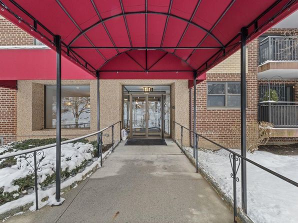 100 Diplomat Drive #4B, Mount Kisco, NY 10549