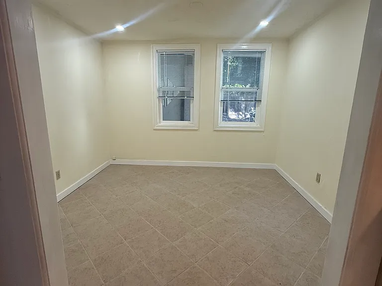 5254 Claremont Ave — Photo 13