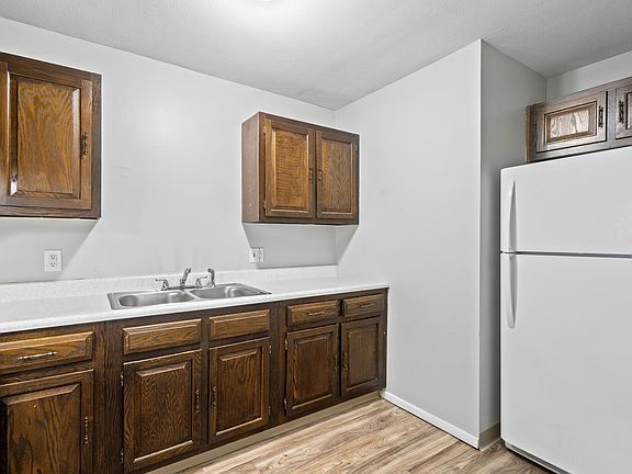 2nd image of 1250 S Broadway APT 36