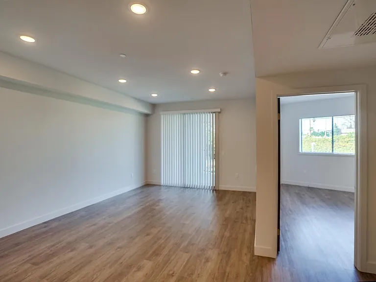 6015 Woodman Ave #206 — Photo 6