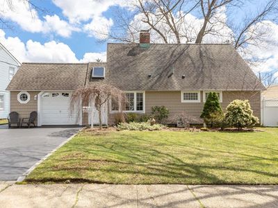 39 Shepherd Lane, Levittown, NY, 11756