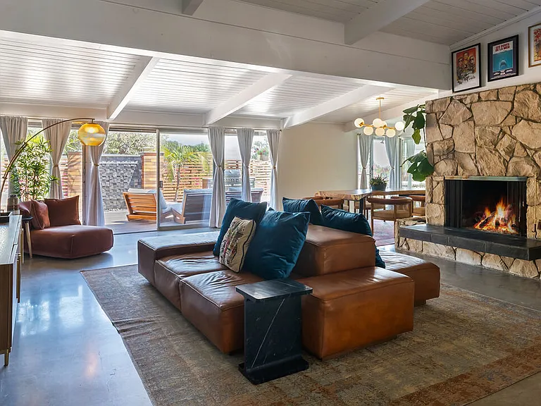 7211 Chelan Way — Photo 2