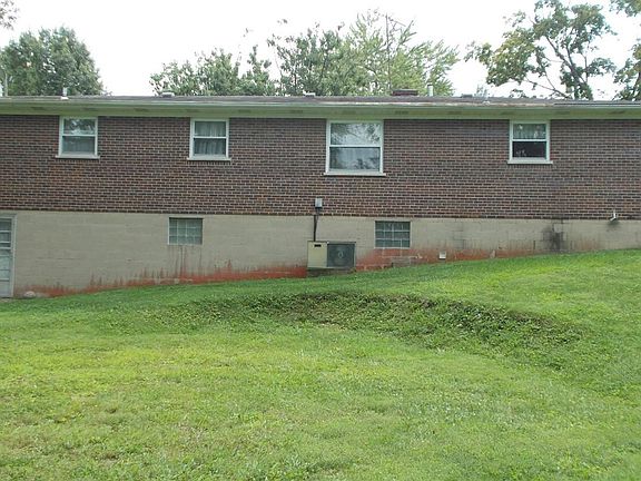 5th image of 6082 Jerry Lee Dr