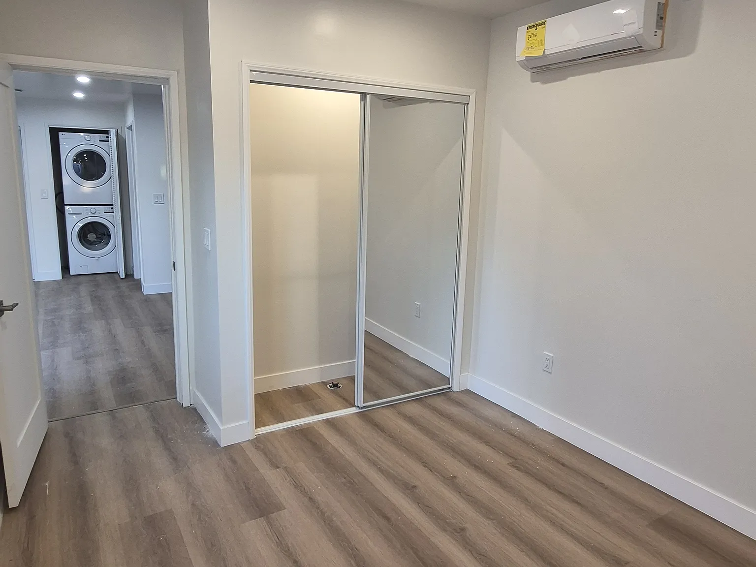 10832 1/2 Odell Ave — Photo 3
