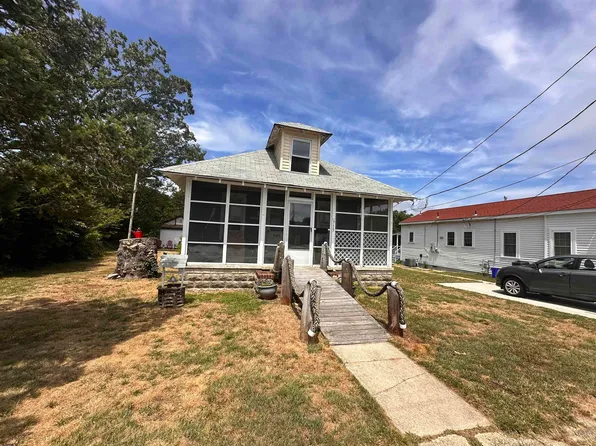 715 1st St, Somers Point, NJ 08244
