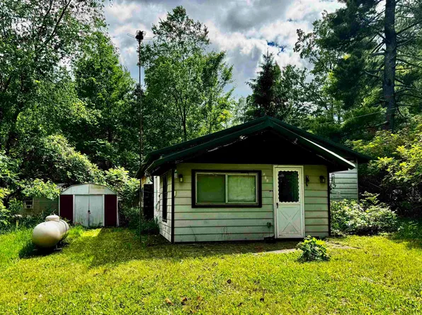 382 Shappell St, Harrison, MI 48625