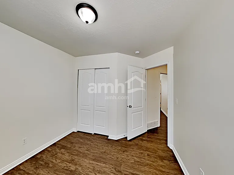 88 E 2325 S — Photo 15