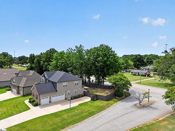 5th image of 2 Peaceful Ct