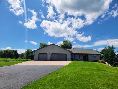 N1855 Autumnwood Ct, Hortonville, WI, 54944