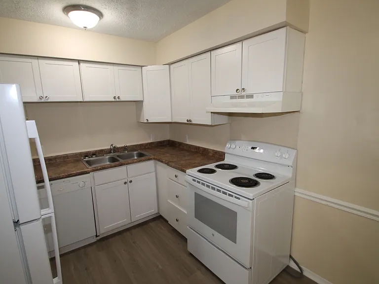 425 Tibet Ave #G — Photo 7
