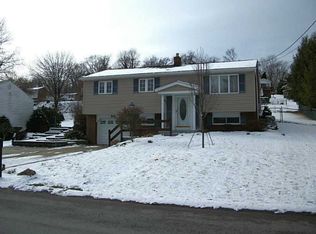 50 Bel Aire Dr, Delmont, PA