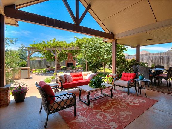 4th image of 1305 S Denver Cir