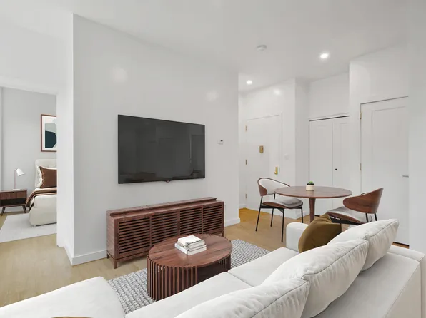 654 Putnam Avenue image 1 of 6
