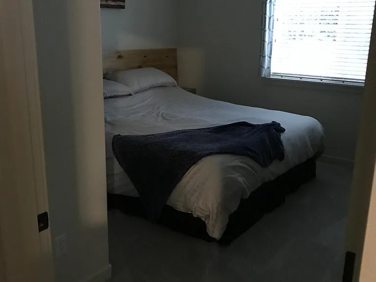 819 NW Wheelock Pl #819 — Photo 5
