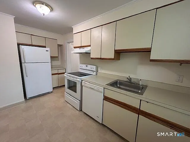 90 Grove St #C5 — Photo 7
