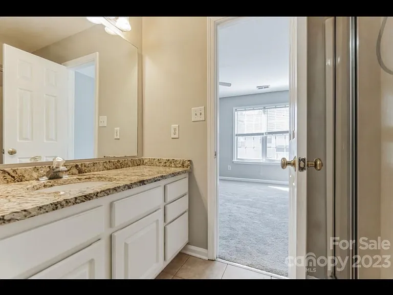 7811 Lennoxshire Ln — Photo 21