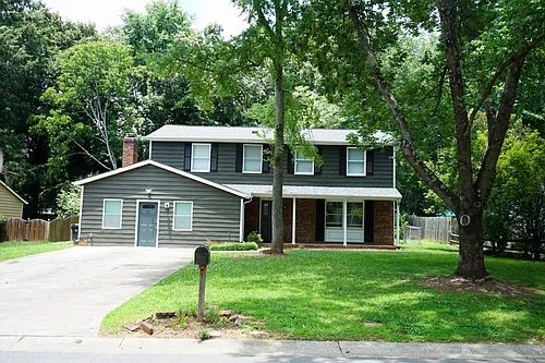 615 Regency Dr Photo 1