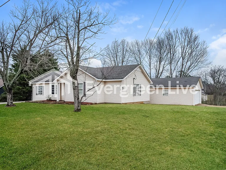 13020 Dickens Ln — Photo 2