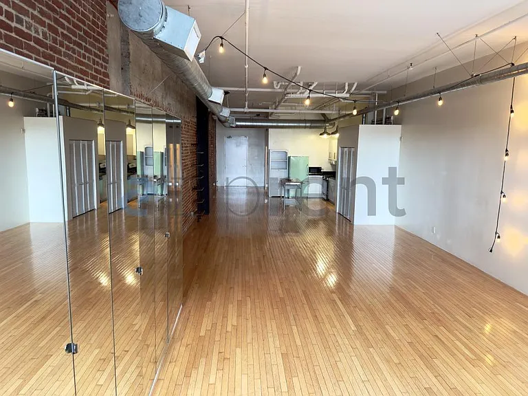 500 Molino St #208 — Photo 5