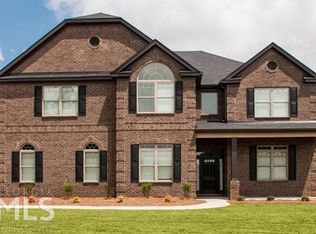 355 Navarre Dr, Fayetteville, GA 30214