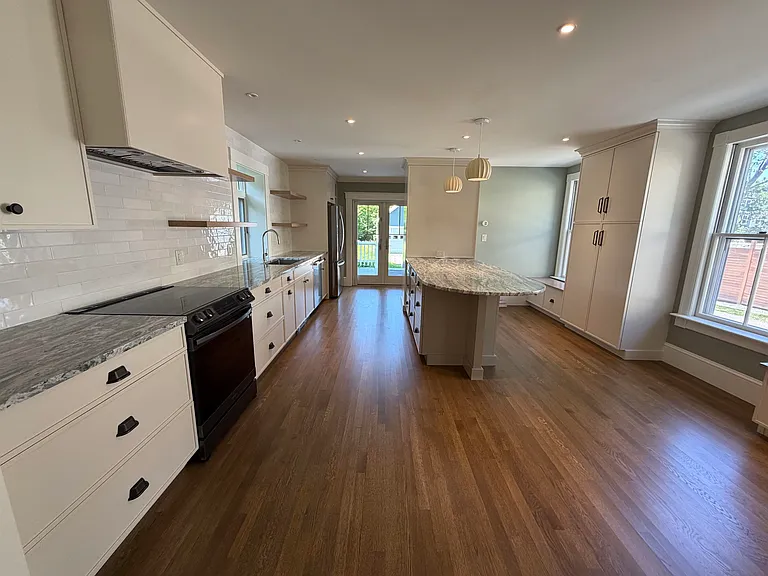 15 Gill St — Photo 10