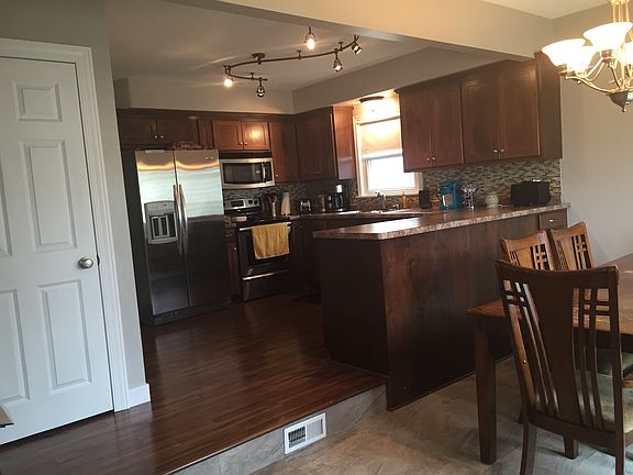 5th image of 1023 Washington Memorial Dr