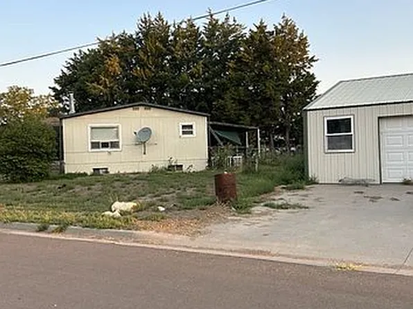 224 S Boeke St, Sharon Springs, KS 67758