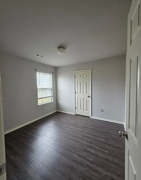 864 Evans Cir — Photo 6