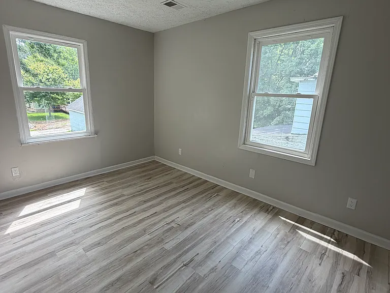 710 N Purdum St #710 — Photo 5