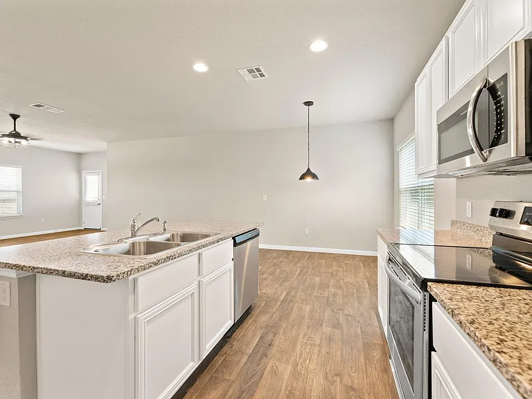 232 Freedom Park Ave — Photo 8