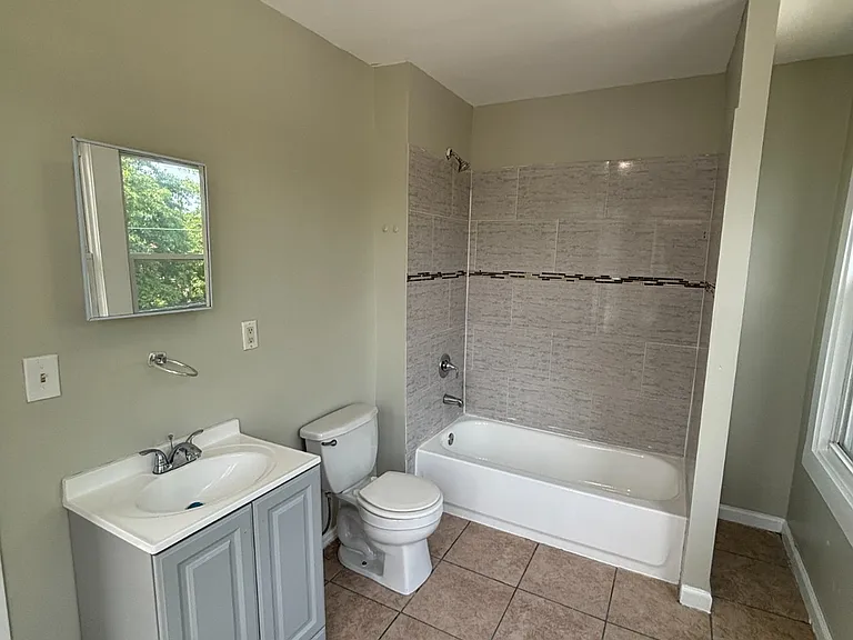 27-29 N Munn Ave #2 — Photo 5