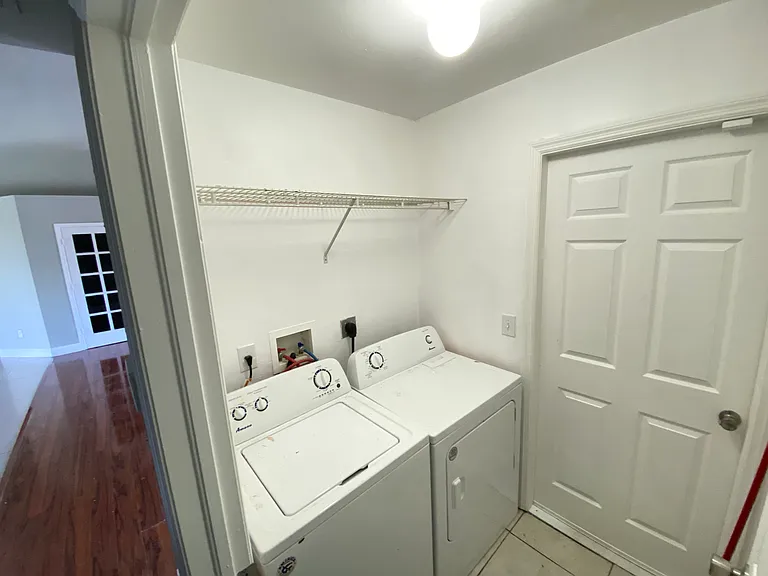 413 NW 16th Pl — Photo 19