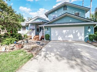 490 Corbel Dr, Naples, FL 34110