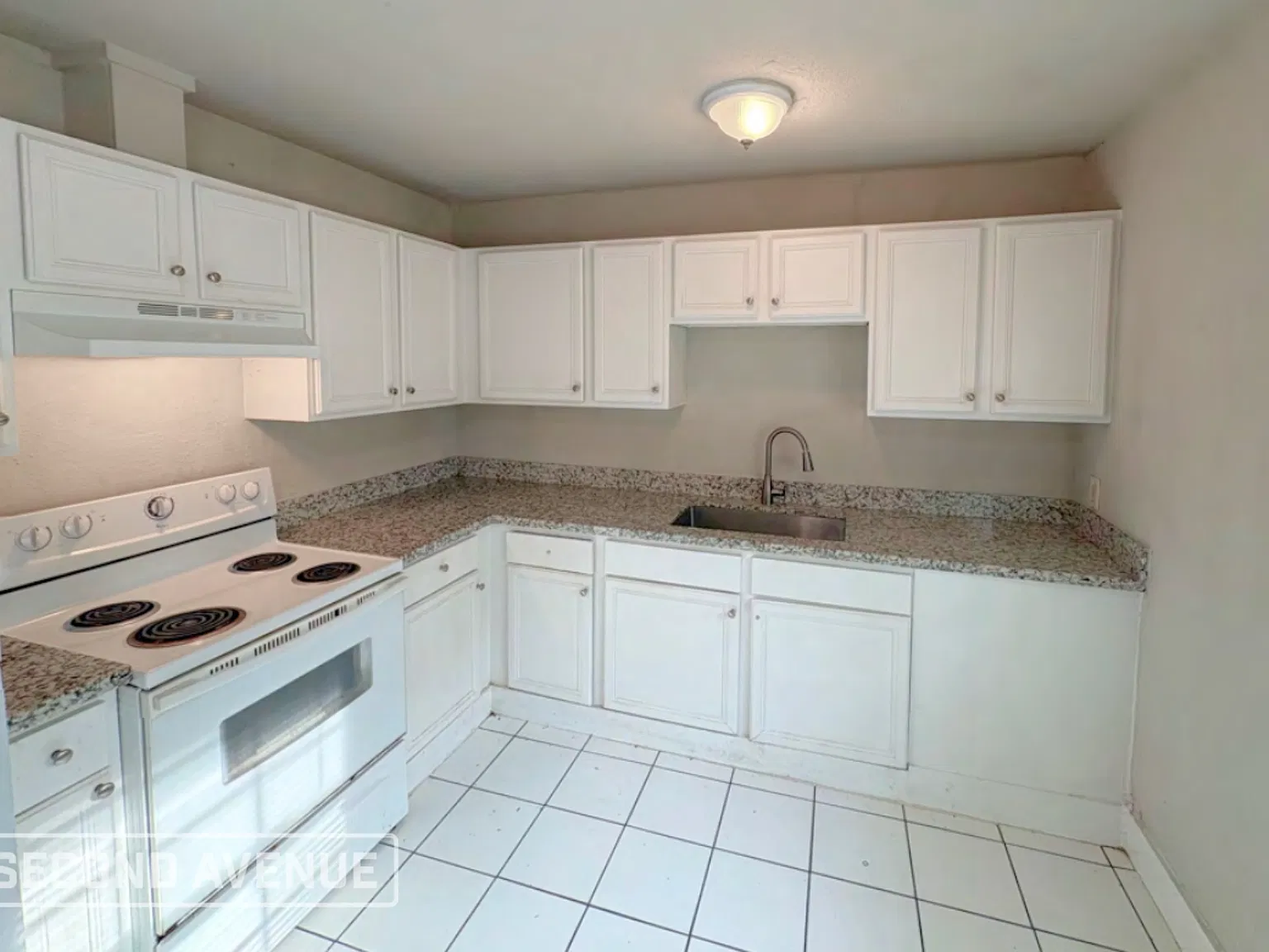 4 bed, 1.0 bath, 1170 sqft, $1,379 — Photo 3