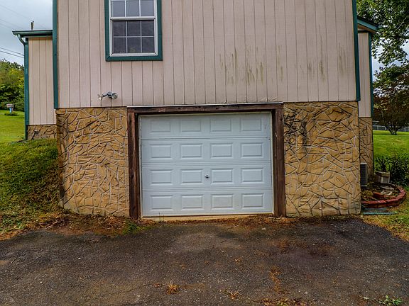 4th image of 168 Overhill Dr