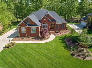 6414 Clubside Dr, Whitsett, NC 27377