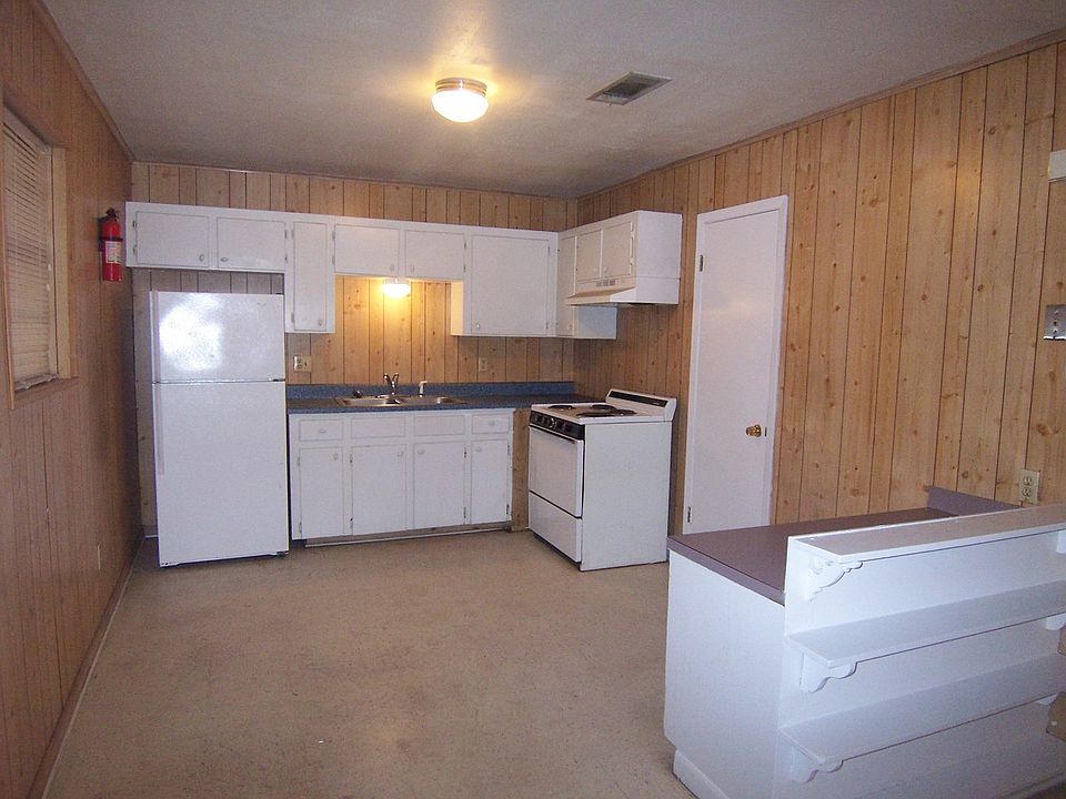 2nd image of 911 E College Dr