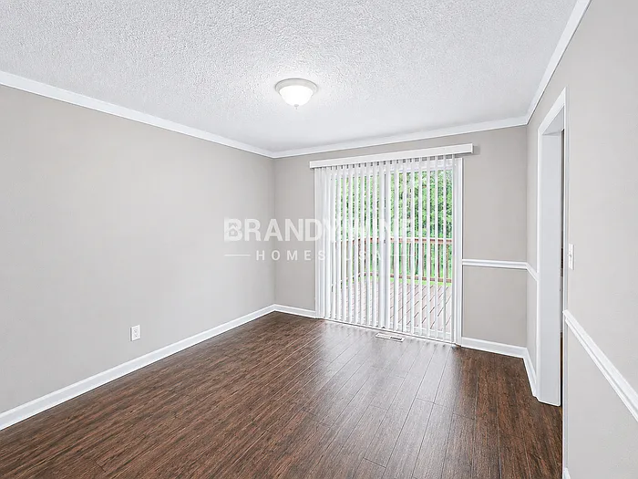 1044 Baker Ln — Photo 7