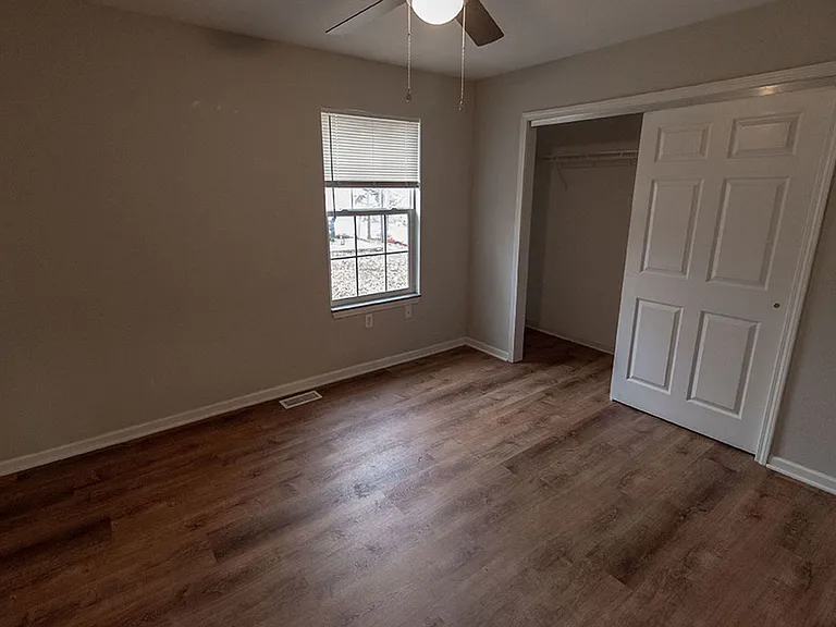1323-1325 Godas Dr — Photo 44