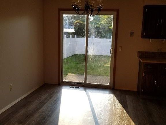 4th image of 5548 Green Oak Ave