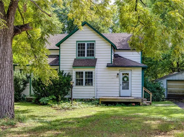 310 W Bridge St, Perry, KS 66073