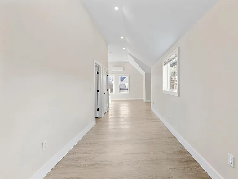 135 Harrishof St #3 — Photo 11