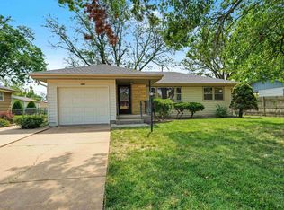 2093 Wesley St, Salina, KS 67401
