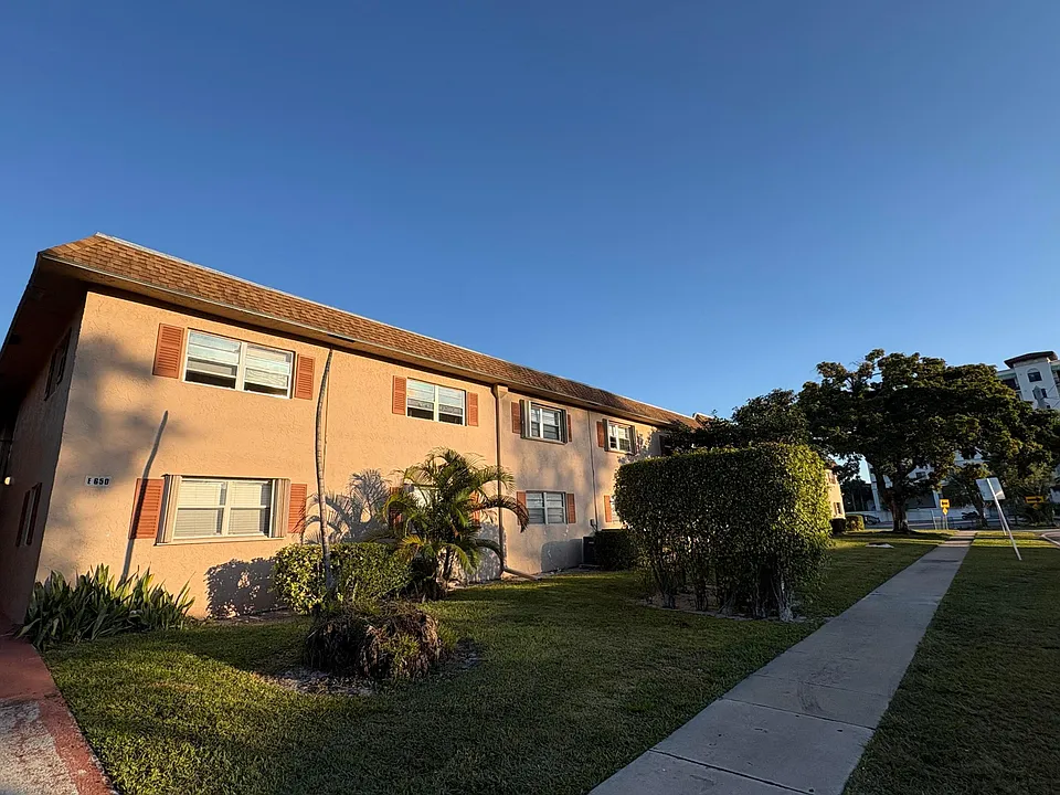 650 SW 2nd Ave #2460