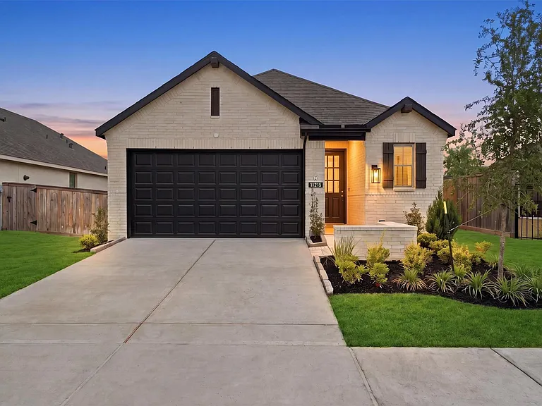 11215 Leaf Shelter Ln — Photo 1
